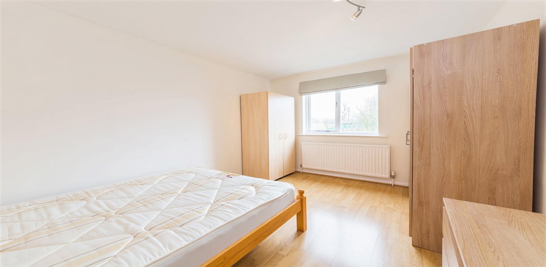 			UNDER OFFER , 2 Bedroom, 1 bath, 1 reception Flat			 Cornmow Drive, DOLLIS HILL